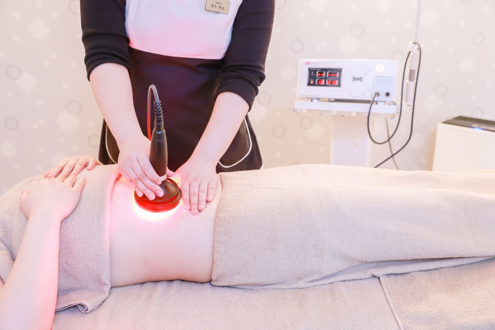 ラジオ波痩身マッサージ機械　マッサージ機械 RADI CRUSH|1MHzマルチポーラ式ラジオ波と強力吸引で圧倒的